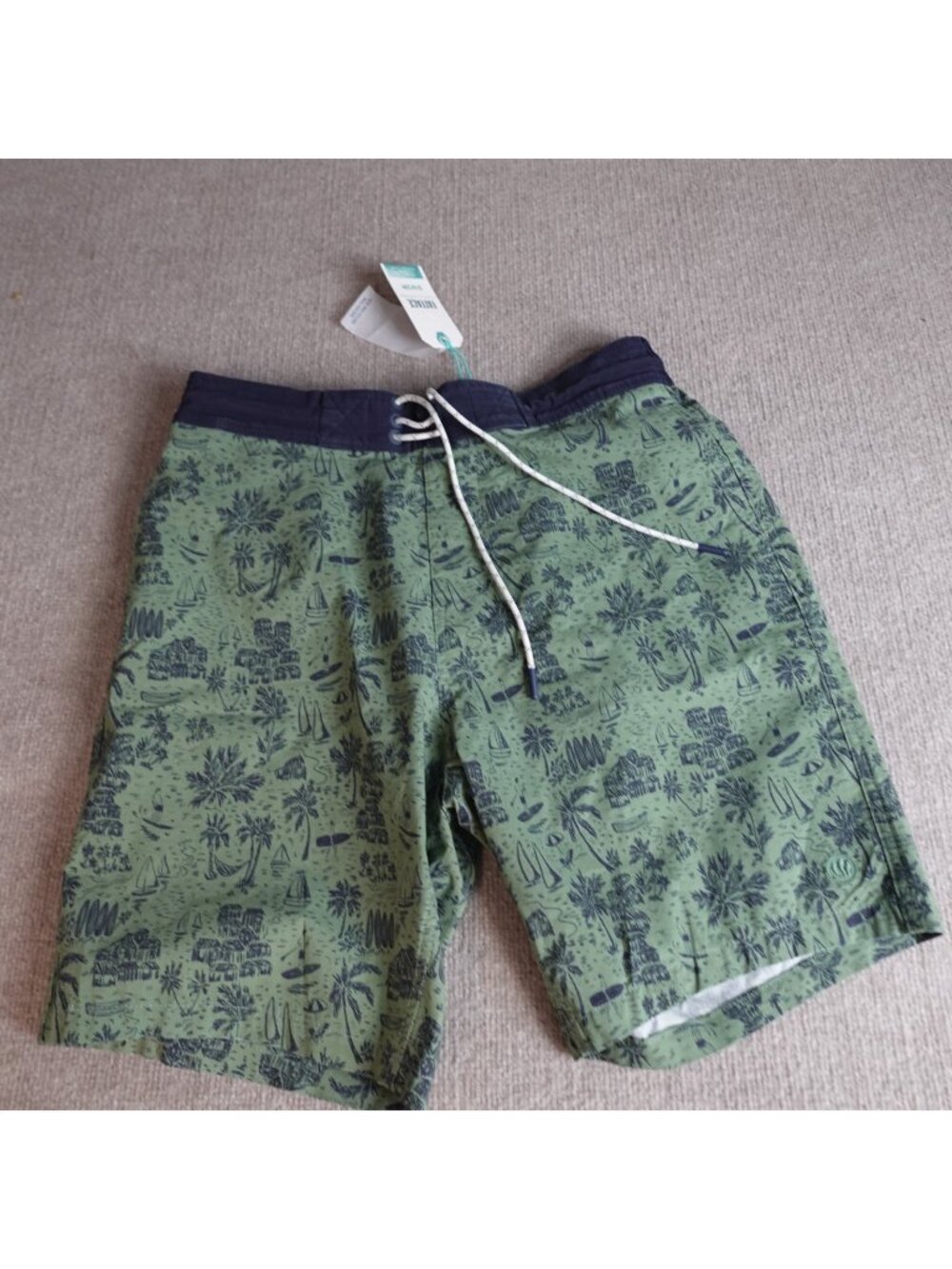 Fat Face Mens Swim Shorts Medium Green All Over Print Lined Camber NEW
